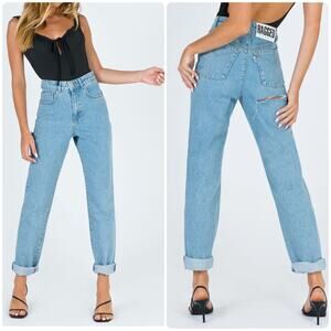 NEW Ragged Priest Butt Cut Jeans in Light Blue Denim Womens 26 Straight Leg